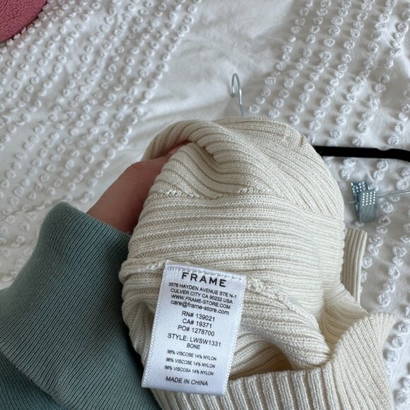 Frame Long Sleeve Top Rib Knit Fitted Scooped Square Neckline Size Small In Bone - Picture 4 of 10